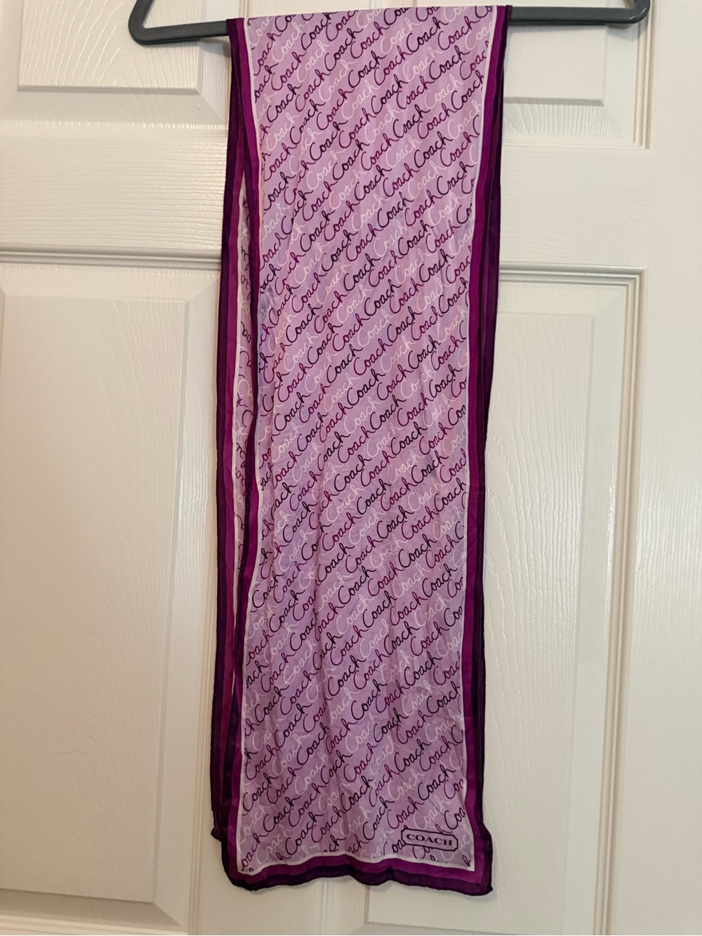 Pre-loved Vintage Coach Pink Script Signature 100% Silk Scarf - Y2K Era - Picture 4 of 4